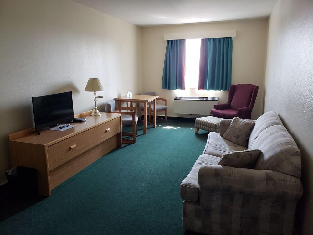 Hotel Super 8 By Wyndham Moose Jaw Sk Exterior foto
