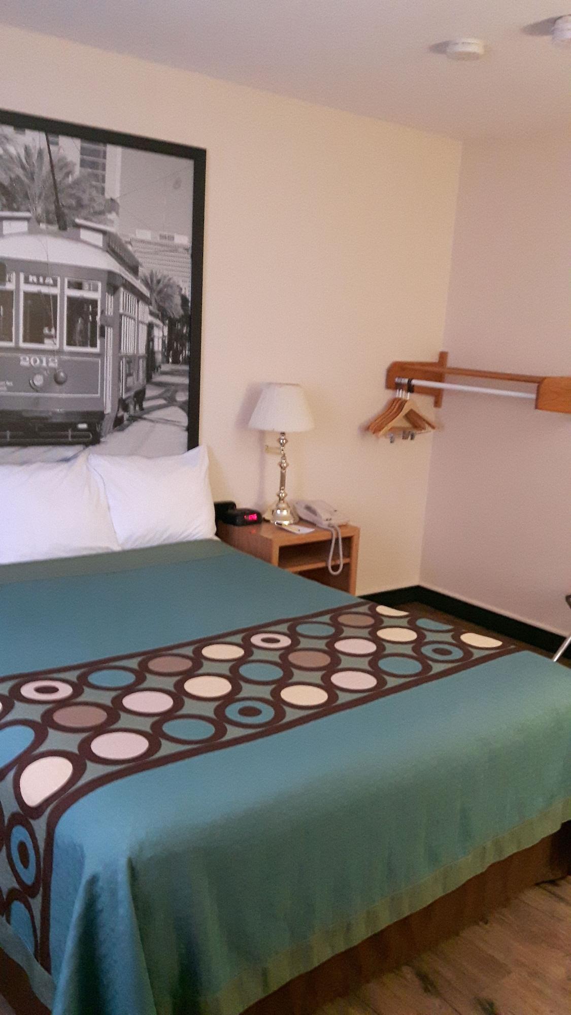 Hotel Super 8 By Wyndham Moose Jaw Sk Exterior foto