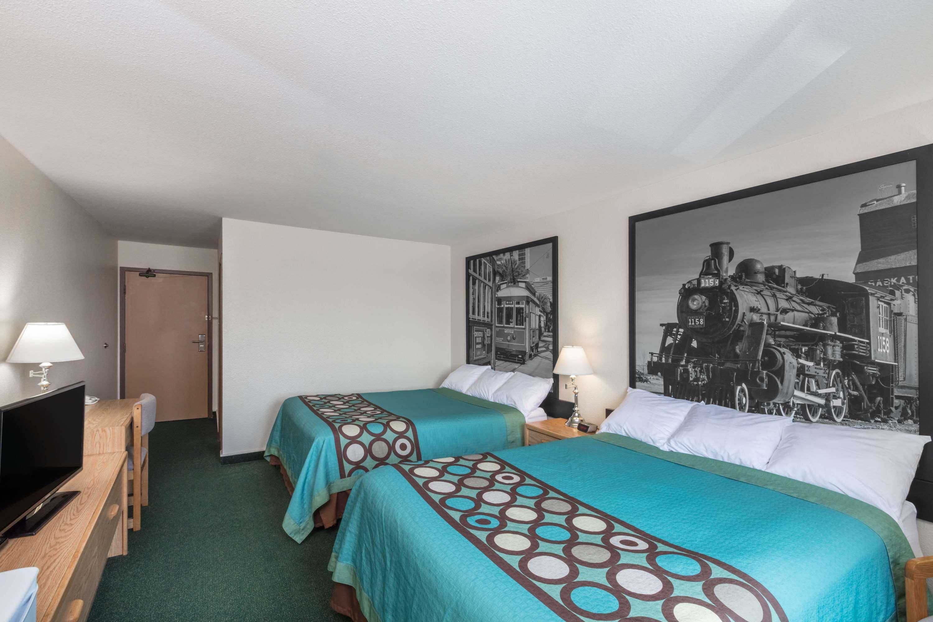 Hotel Super 8 By Wyndham Moose Jaw Sk Exterior foto